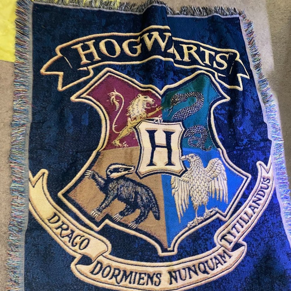Harry Potter Hogwarts Crest Throw Blanket/Tapestry 45” x 54”